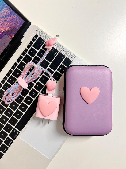 SET: Estuche y protector para cable de carga: Pink and Lila Heart