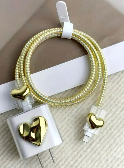 SET: Estuche y protector para cable de carga: Gold Heart