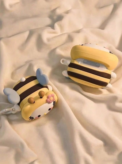 Hello Kitty Bee